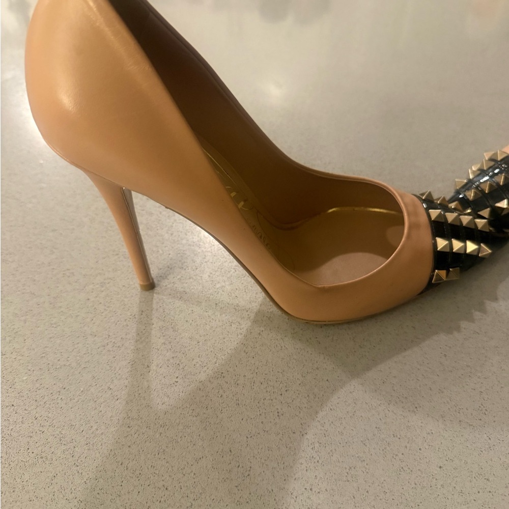 Valentino Garavani Rockstud Tan Heels with Studded Detail